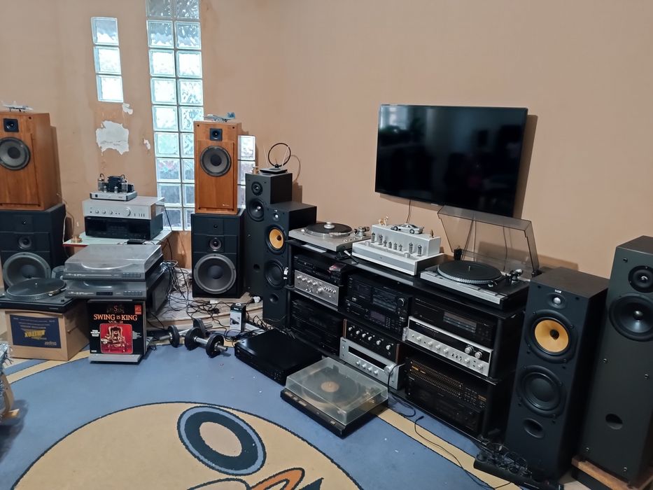 Vând colecție aparatură audio