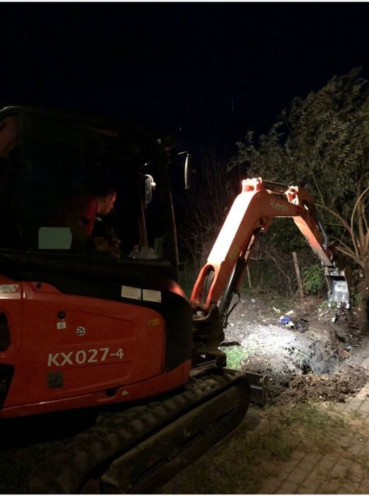 Oferim servicii cu mini excavator pentru tot felul de sapaturi