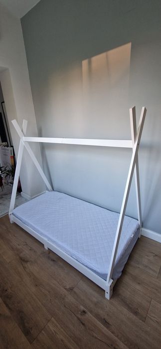 Patut Montessori stil cort teepee lemn cu salteluta 80x160