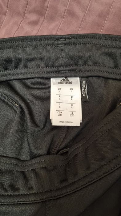 Pantaloni de portar Adidas noi, marime L