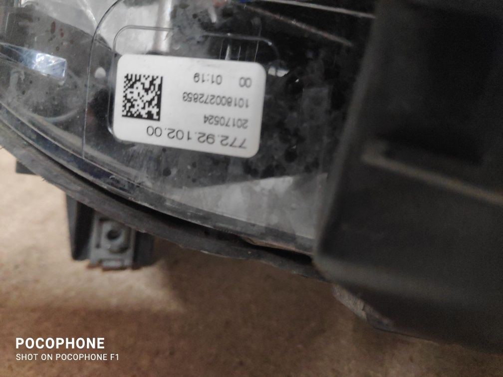 Десен фар BMW 7 G11 2016г.