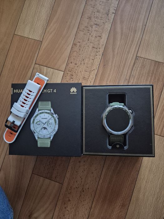 Продам Huawei Watch GT 4 46 мм серебристый-зеленый.