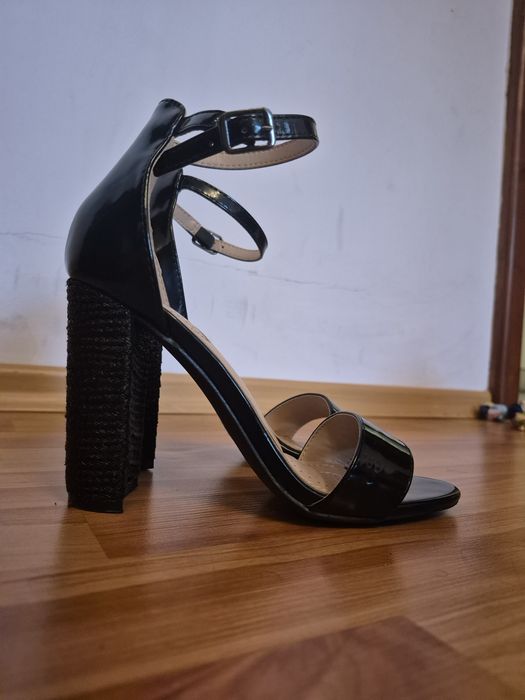 Черни сандали Tendenz 37 номер