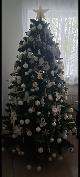 Decoratiuni brad Crăciun