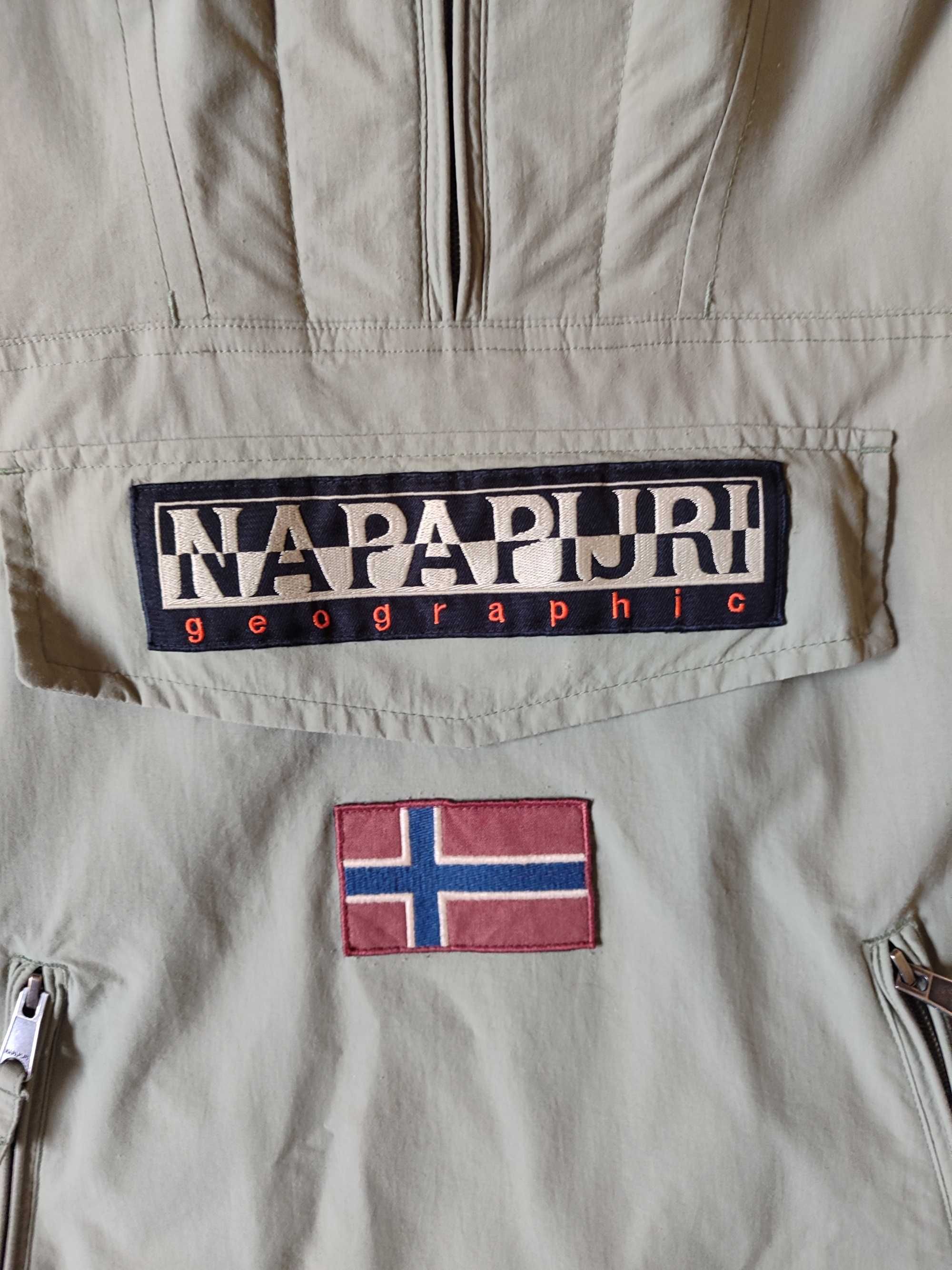 Napapijri яке в маслено зелено. Размер S