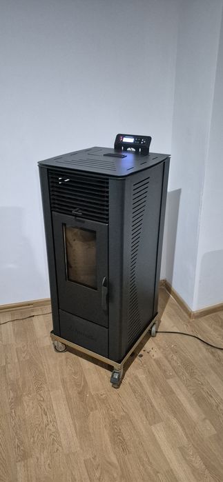 Soba șemineu peleți