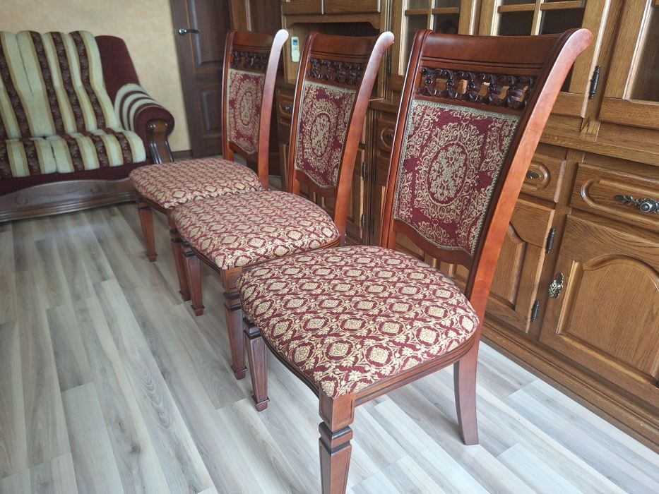 Продам стулья дерево