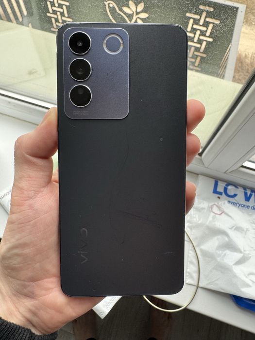 Vivo v27e телефон продам