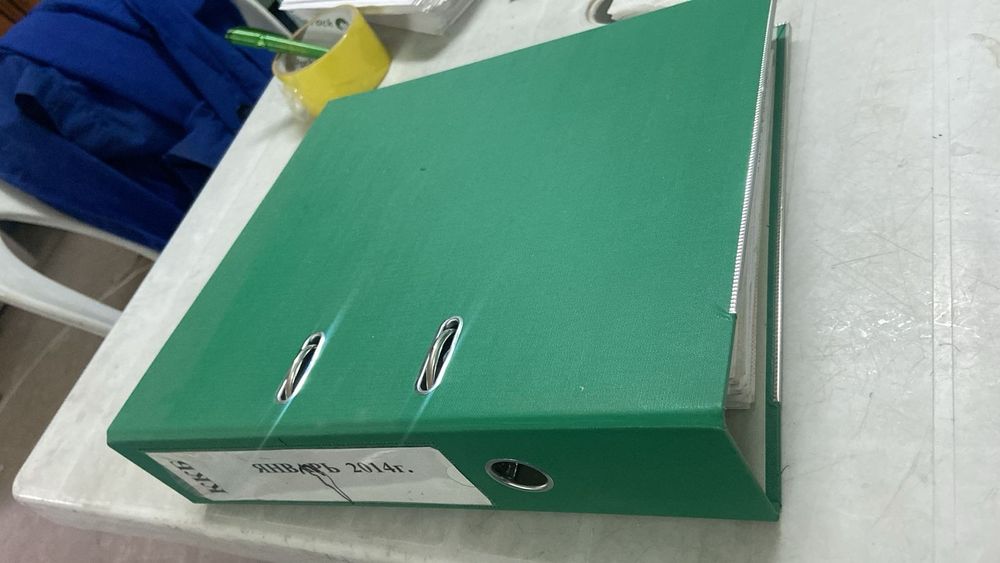 Продам бу папки бу около 25 шт