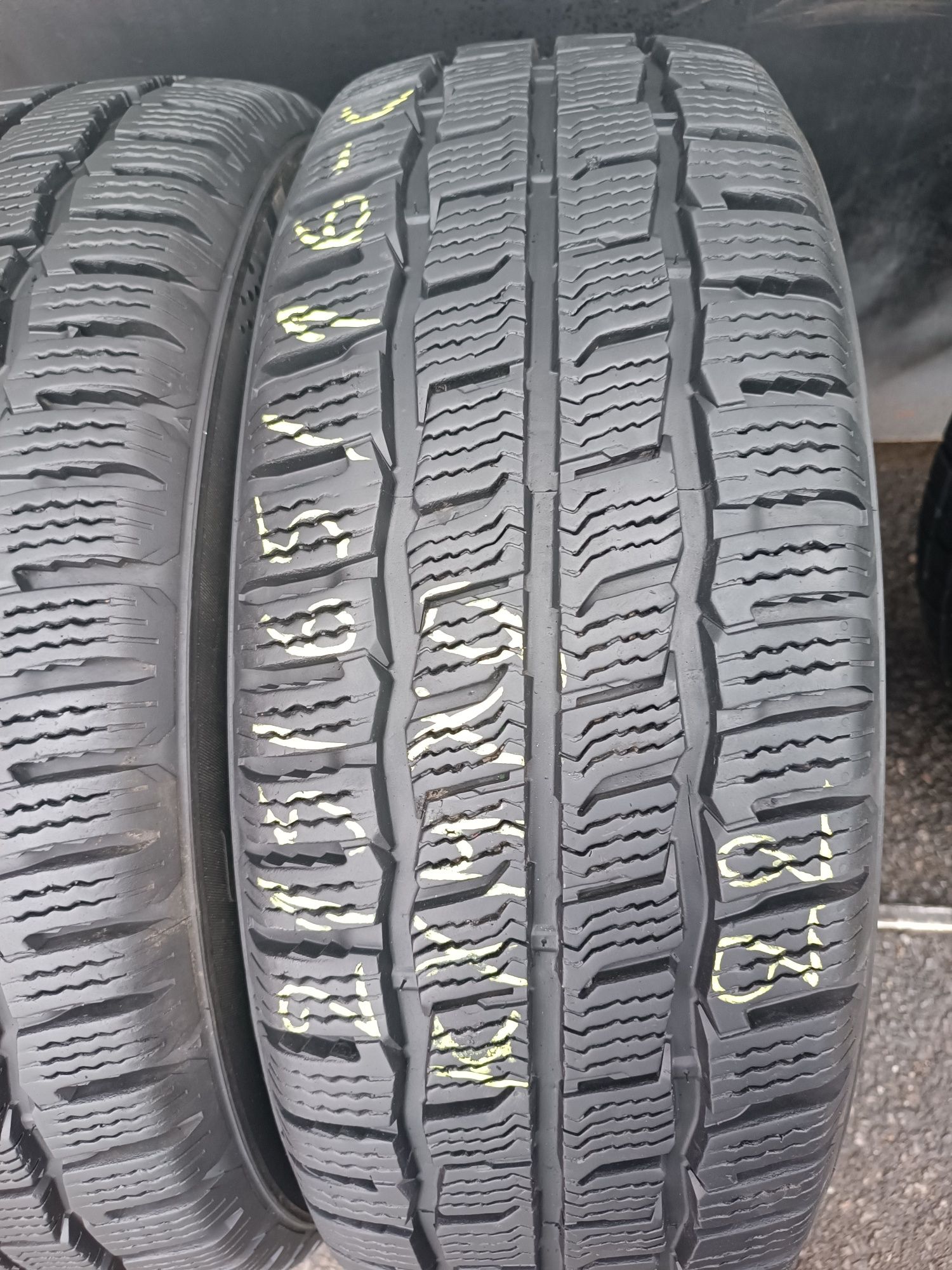 215/65/16 С Kumho