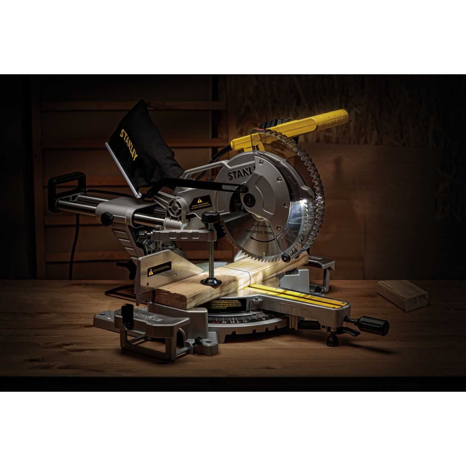 Настолен циркуляр с герунг STANLEY SM1800, 254mm, 1800W