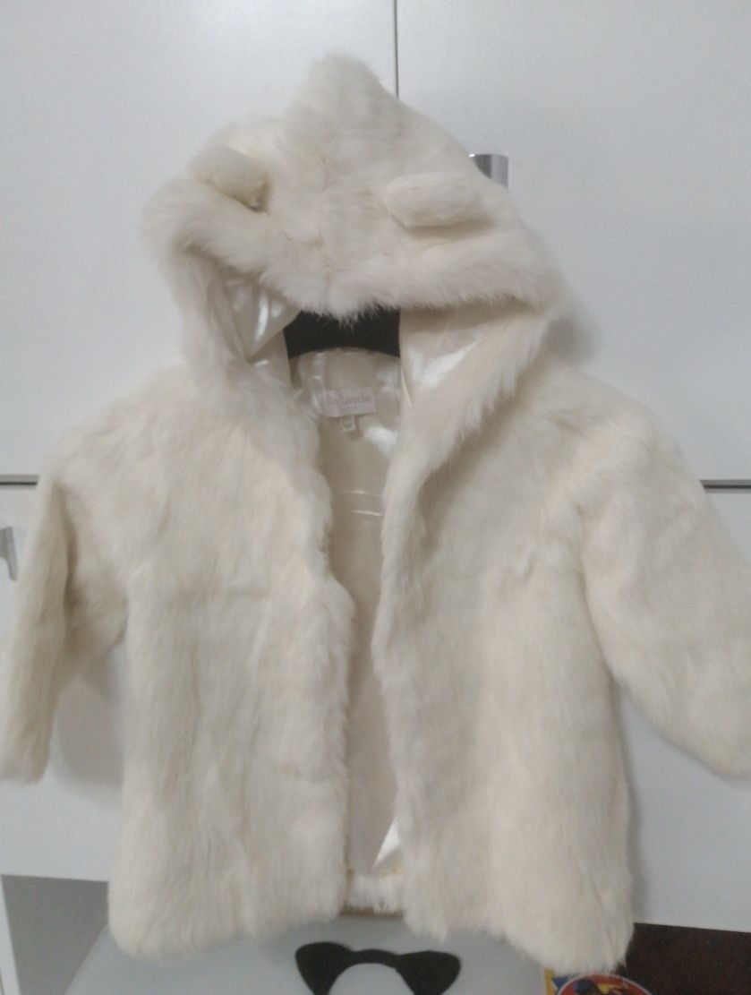 Бяло палто от естествена кожа
