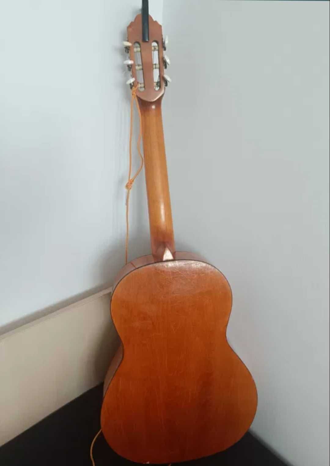 Chitara clasica la mana doua