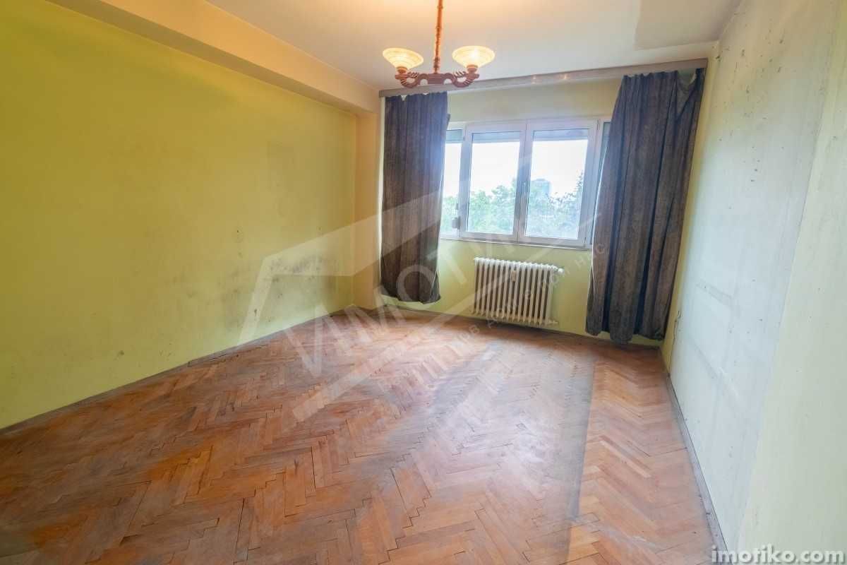 Тристаен с отделна кухня в кв. Изток