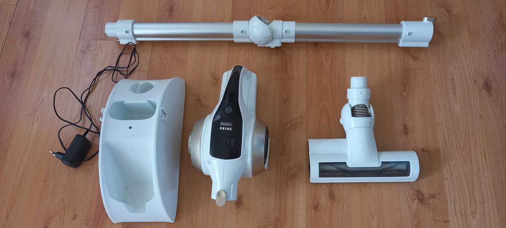 Aspirator Livington Prime pe acumulator.