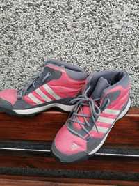 Adidas Traxion 37