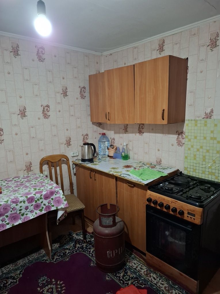 Сдам времянку в центре города. Район церкви мебелированная