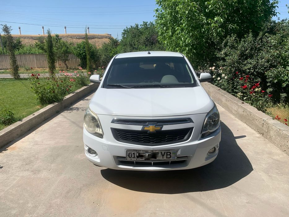 Chevrolet Cobalt белый