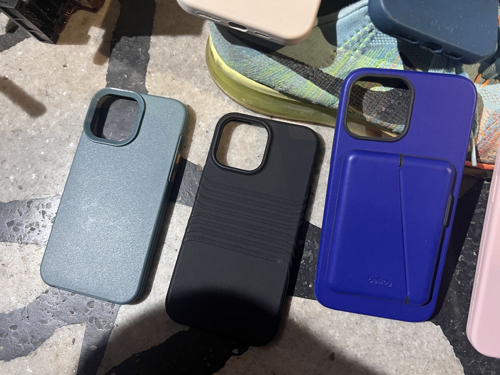 Чисто нови калъфи за Iphone 13 pro max  Цени от 10лв за брой.
