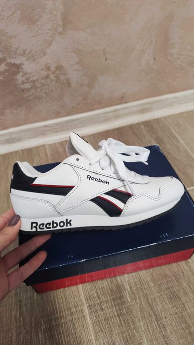 Детски маратонки Reebok - чисто нови, номер 30