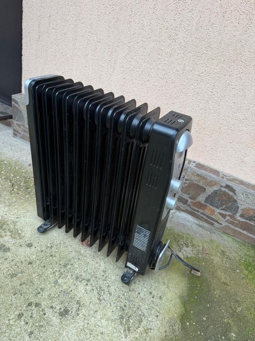 Radiator caldura cu  ulei  calorifer cu termostat
