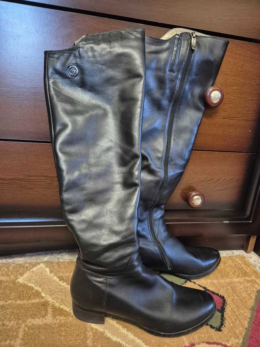 Продам демисезонные сапоги