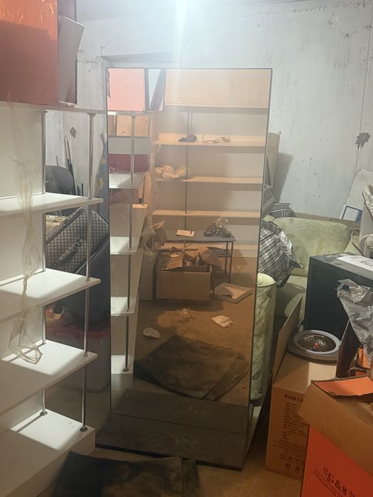 Продам большое двухстороннее зеркало