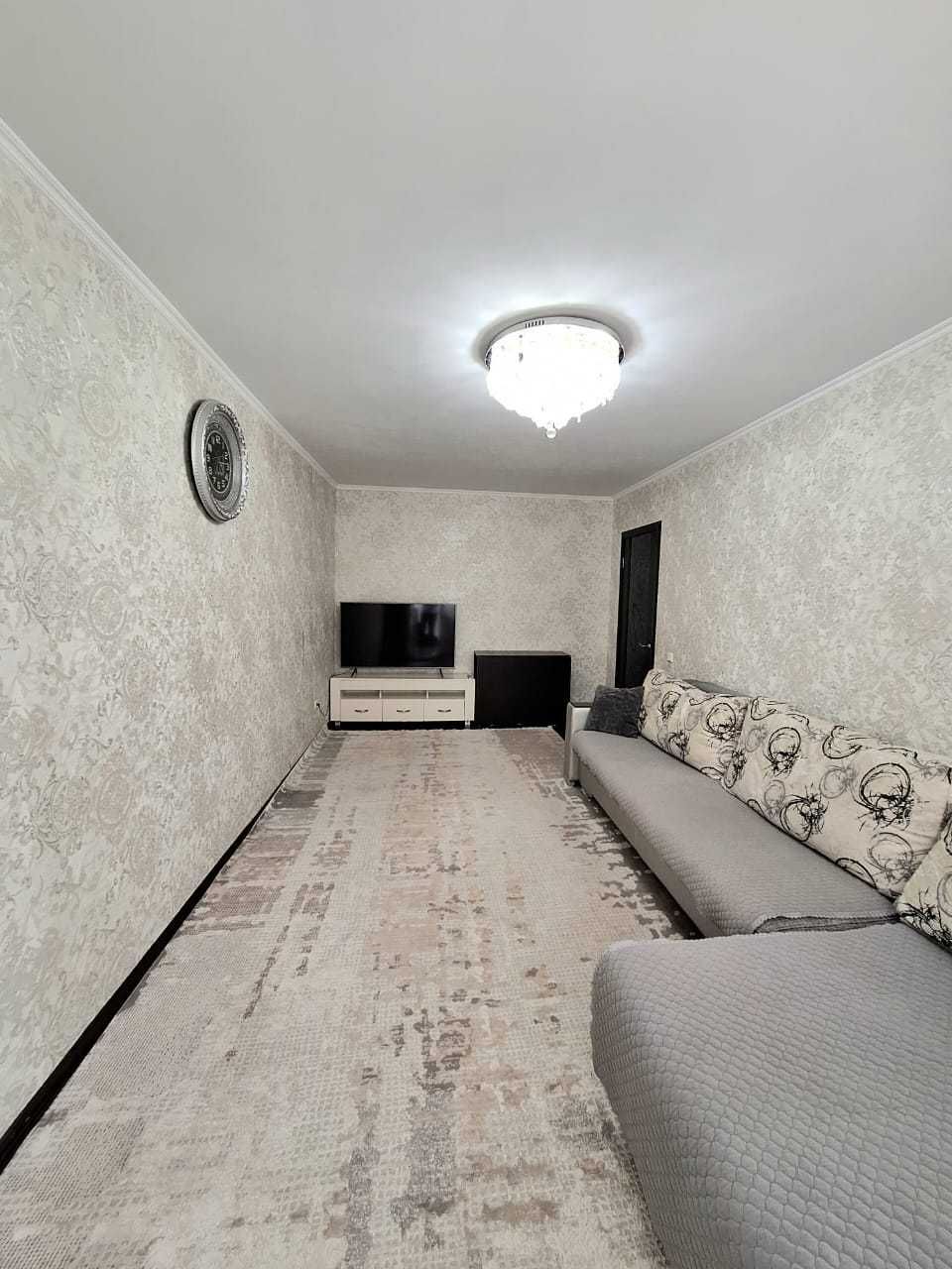 Продаётся 3 комн. квартира, район Универмаг
