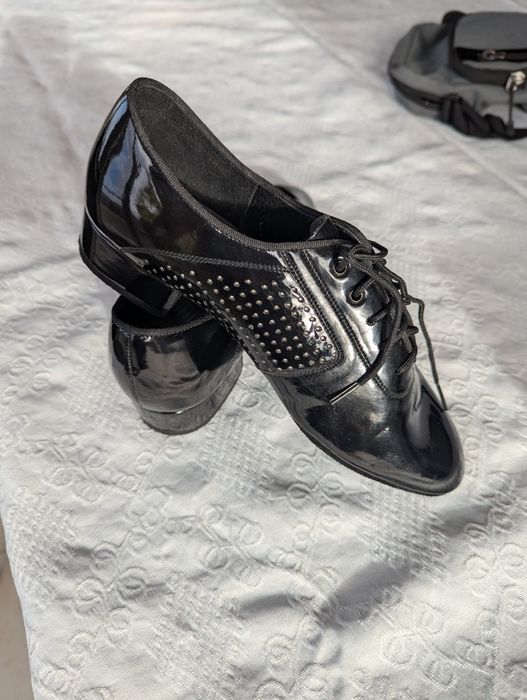 Vand pantofi de dans  pentru baiat,  marime  23.5,   noi,  firma Galex