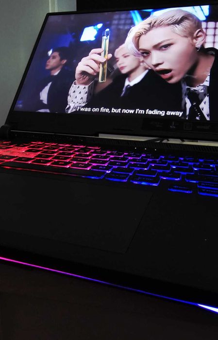 Laptop Gaming ASUS ROG Strix G15 display 300Hz