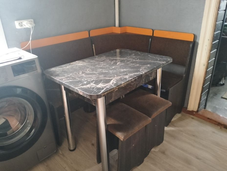 Продам стол со стульями, обеденный