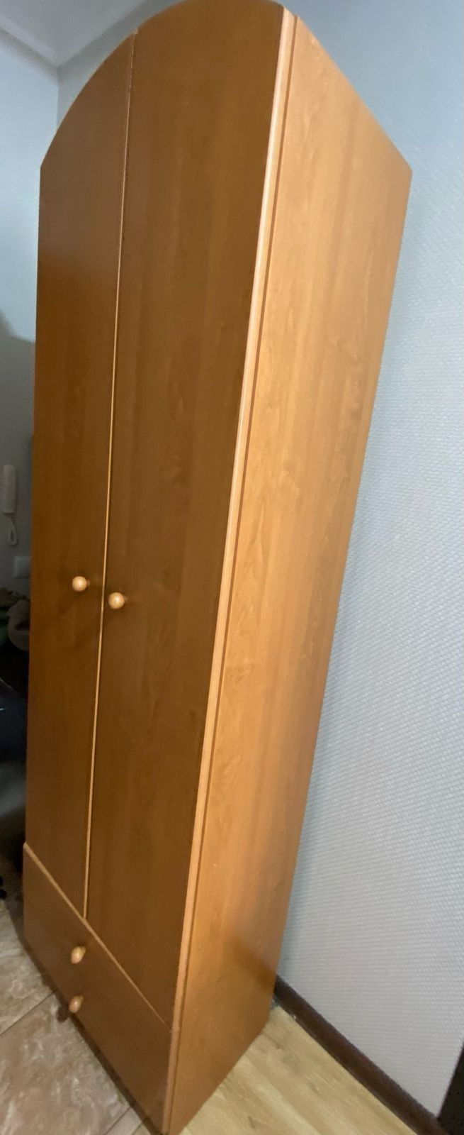 Продам шкаф вприхожую.