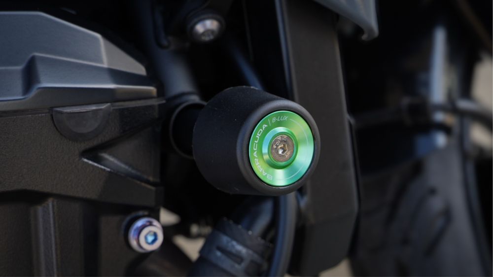 Kawasaki Z900 2024 negru verde