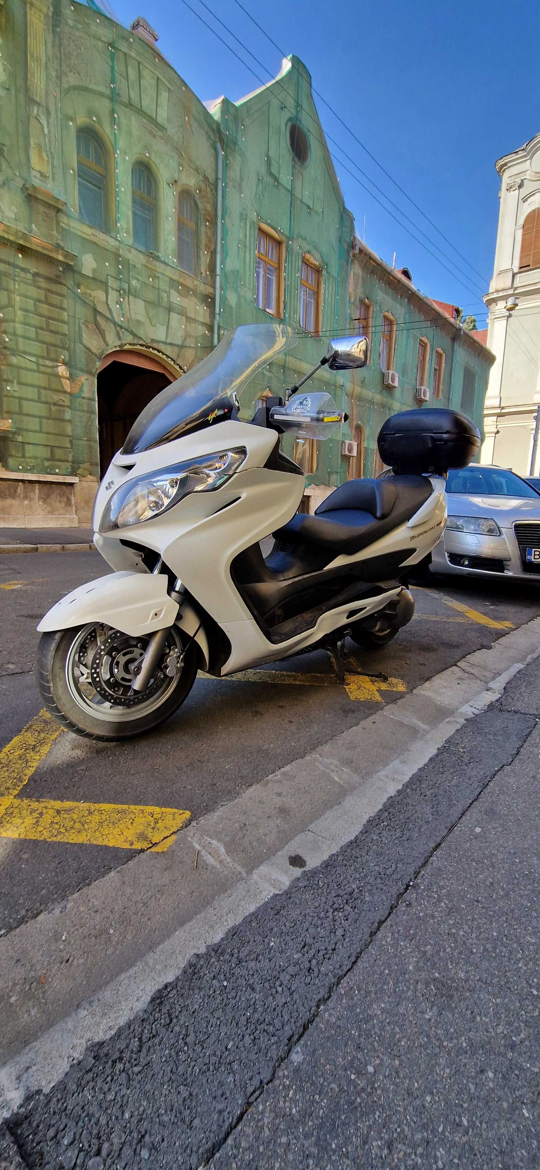 Suzuki Burgman 400, 2012