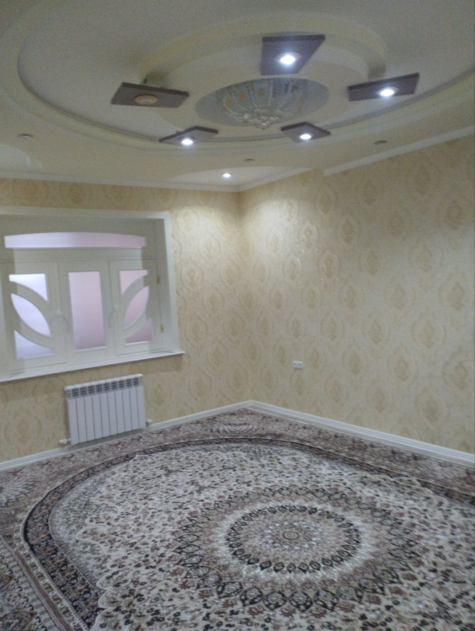 Marxoba yangi qurilgan dom 5 etajli dom 3 etaj 78 kvadrat 3 xona 63 mi