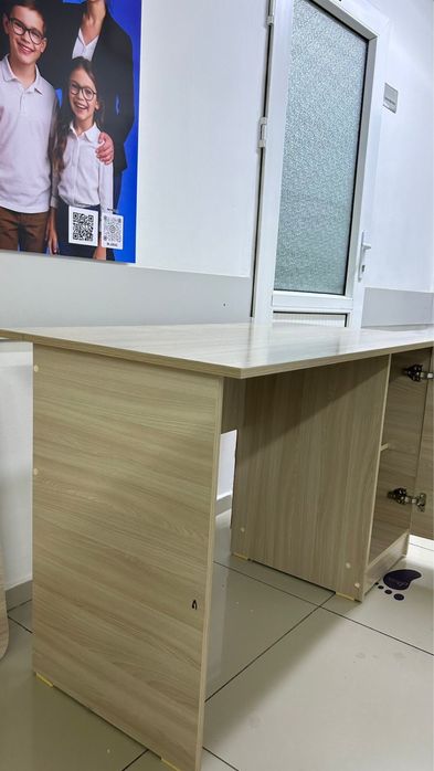 Стол для офиса с тумбочкой новый