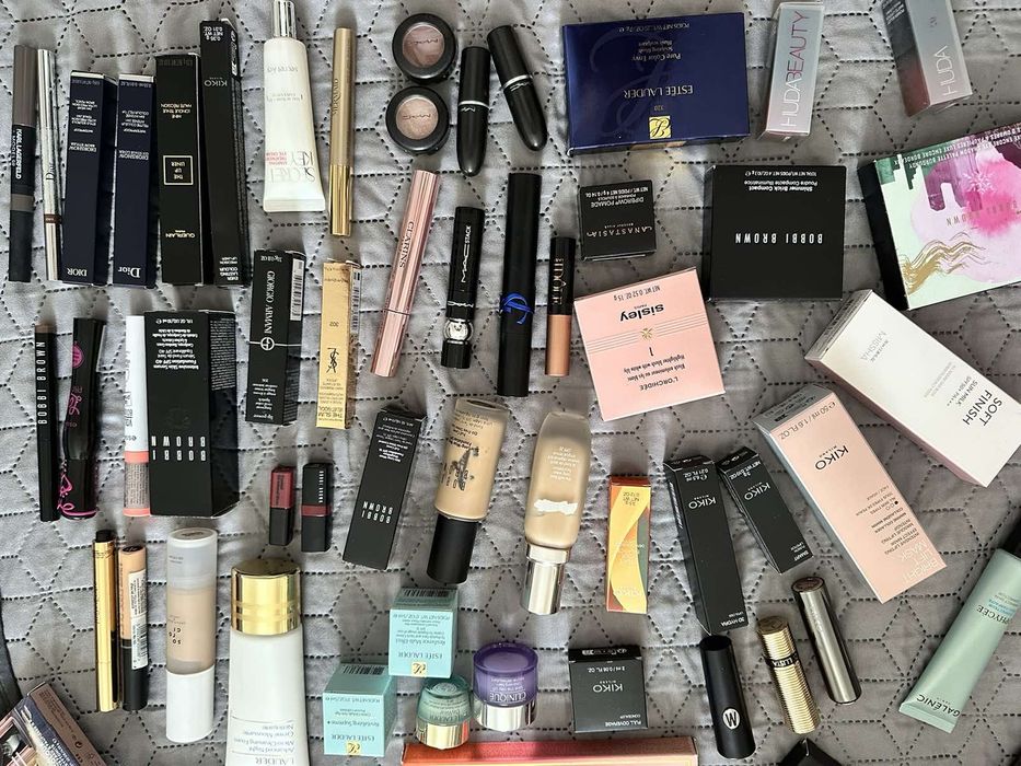 червило Dior  ,bobbi brown фон дьо тен, руж сенки ,YSL спирала червило