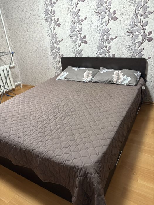 Продам кровать с матрасом
