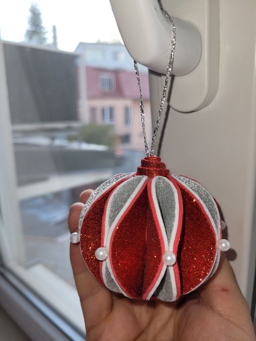 Globuri pentru bradul de Crăciun