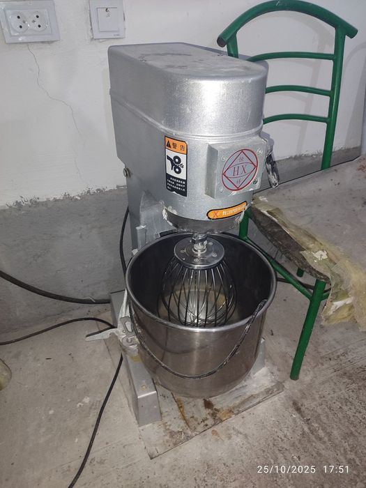 Mikser sotiladi xolati yangidek