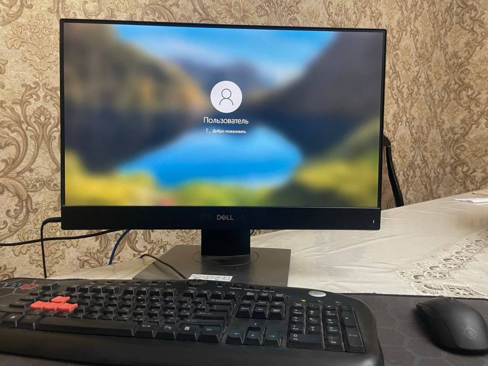 Моноблок Dell в новом состояние купил недавно