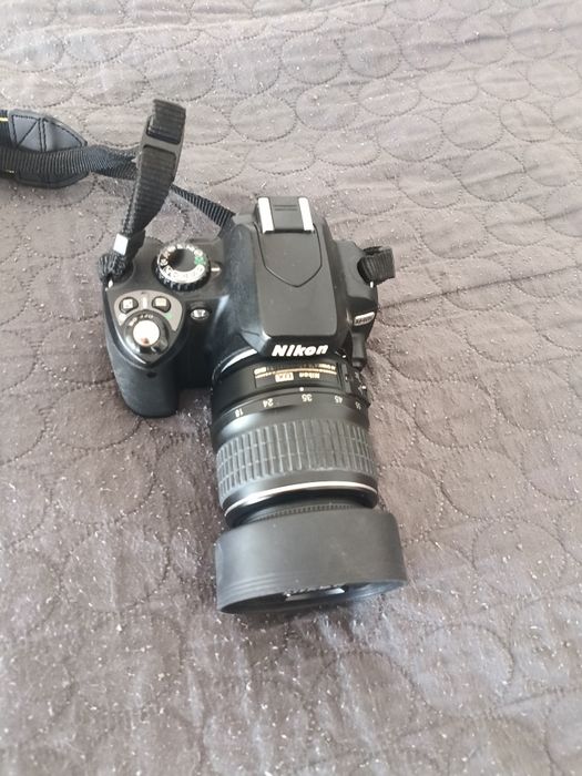 Продавам фотоапарат Nicon D40x