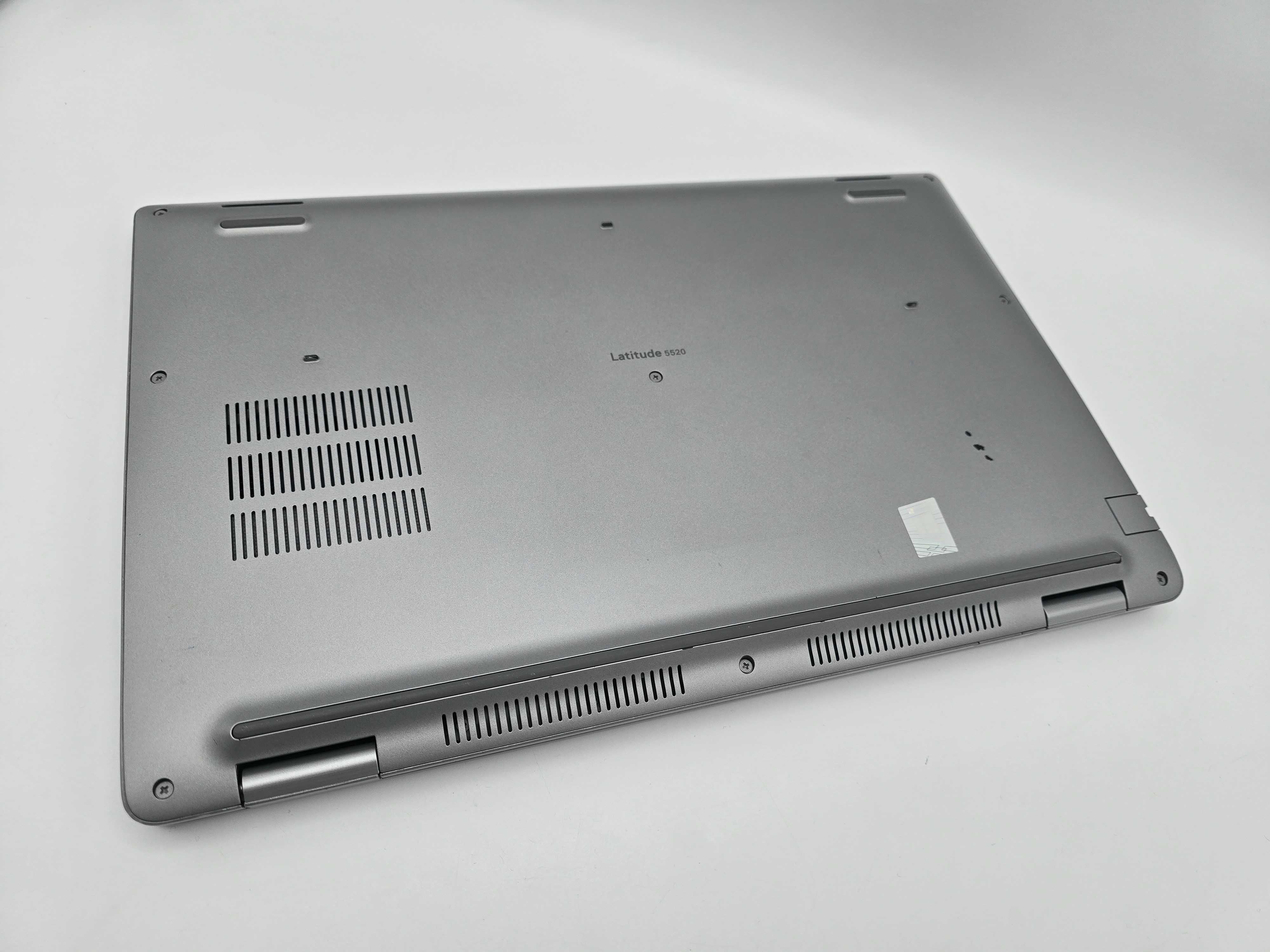 Laptop 15.6" Dell Latitude 5520 i5-1145G7 8Gb Ram 240GB SSD Stare Buna