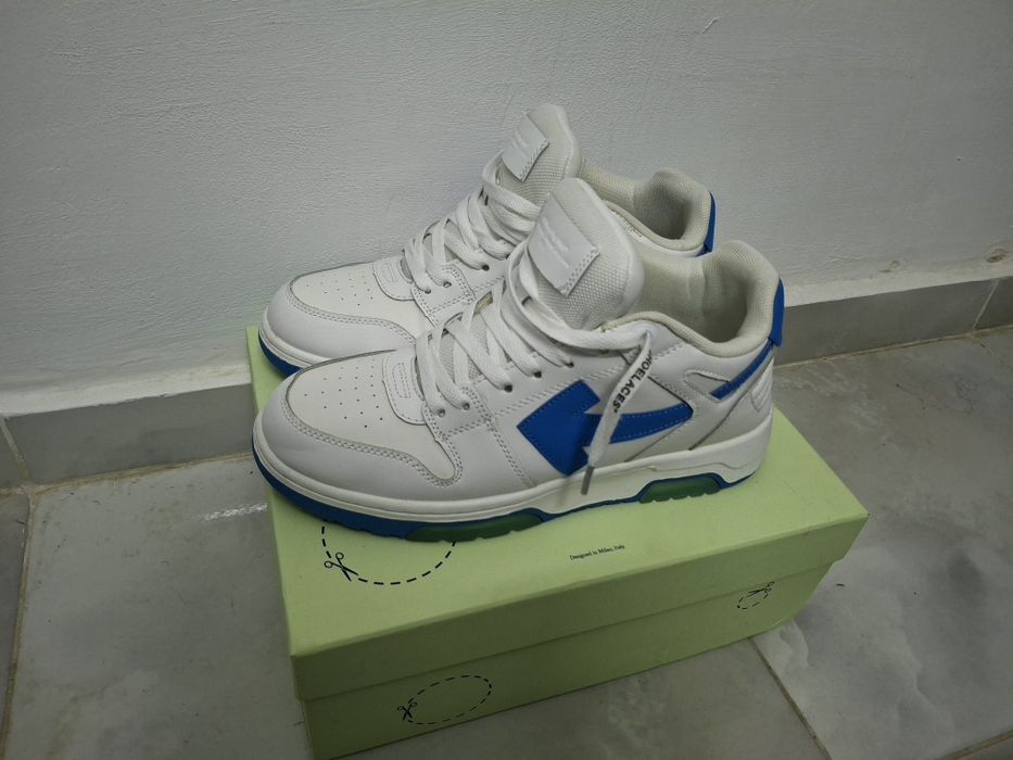 Vând off white out off office