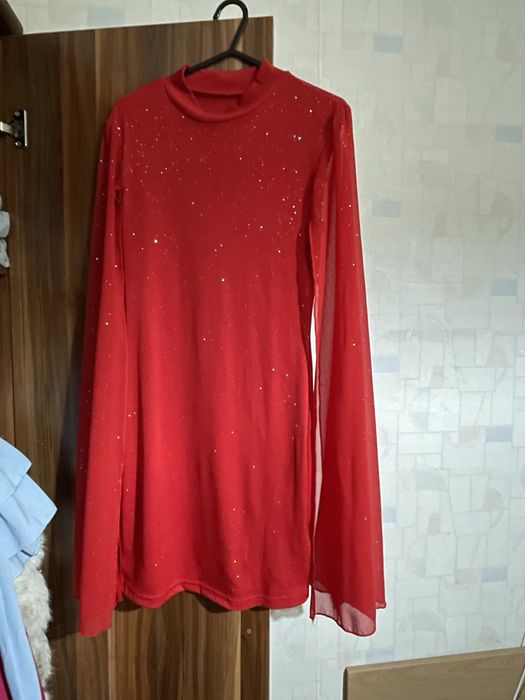 червена рокля С размер