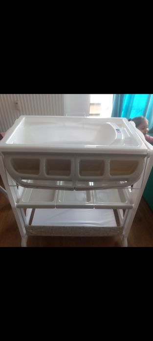 Vând masa de înfașat copii 2în1 și scaun ptr masa copiii 600 lei neg