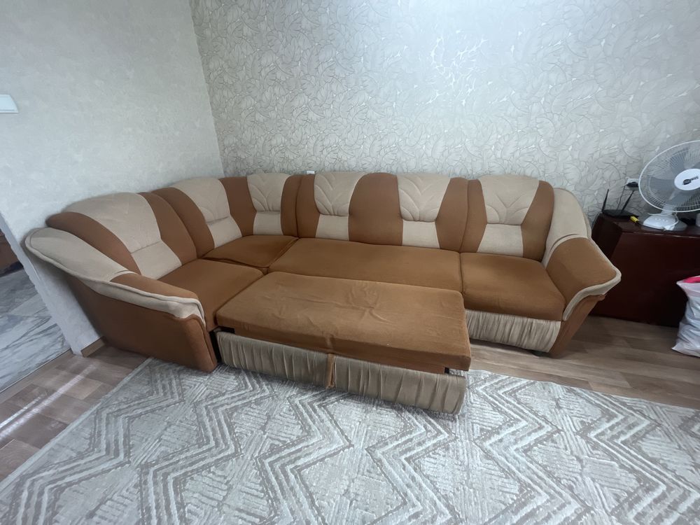 Продам диван угловой