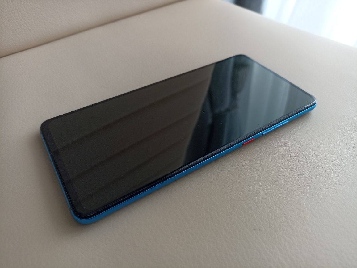 Vând Xiaomi Mi 9T Pro, 2 huse incluse