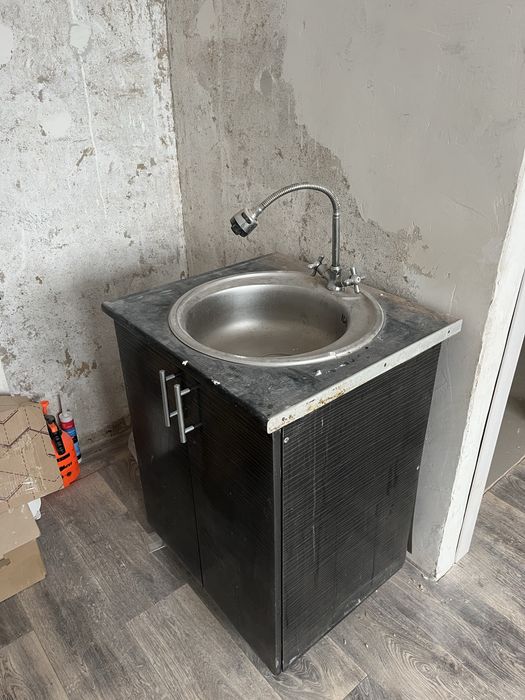 Тумба с раковиной б/у