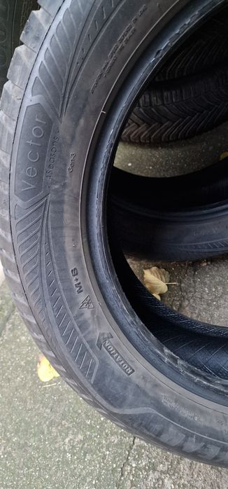 225/55/18 Goodyear Vector 4Seasons